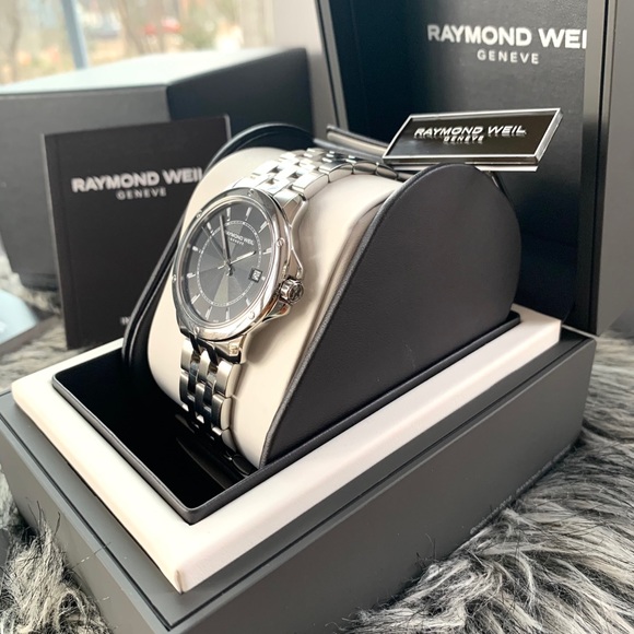 NWT authentic Raymond Weil Tango silver watch - Picture 3 of 7